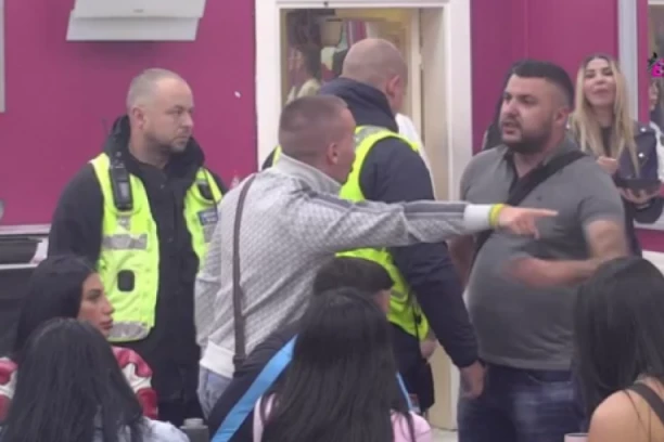 RASKRINKAVANJE UŽIVO! Isplivali DETALJI TAJNOG DOGOVORA Asmina i Site?! Luka Vujović udario na Alibabu: "Sve sam čuo na SPIKERFONU!", Stanija optužena da LAŽE!