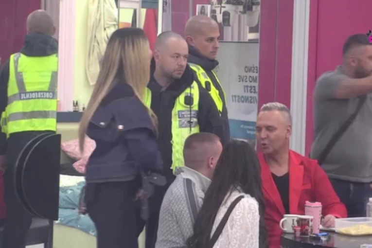 RAT DO ISTREBLJENJA! Aneli i Asmin prešli sve GRANICE: Jezive optužbe zbog DETETA, pominjanje OTMICE - istina o DNK TESTU!