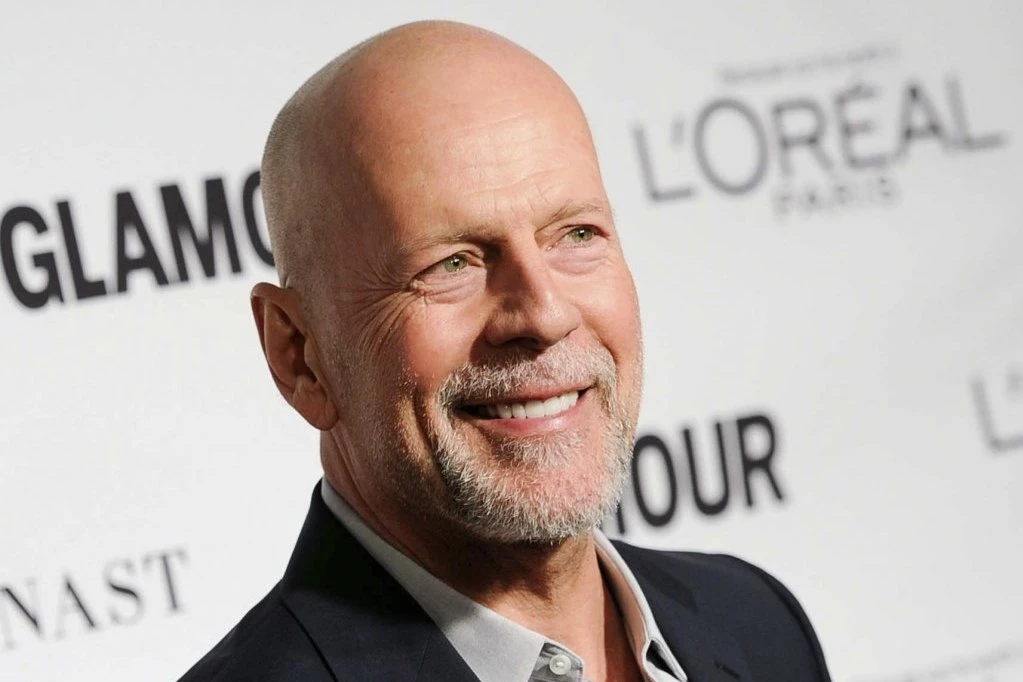 PORODICA BRUSA VILISA DONIRA NJEGOV MOZAK NAUCI!