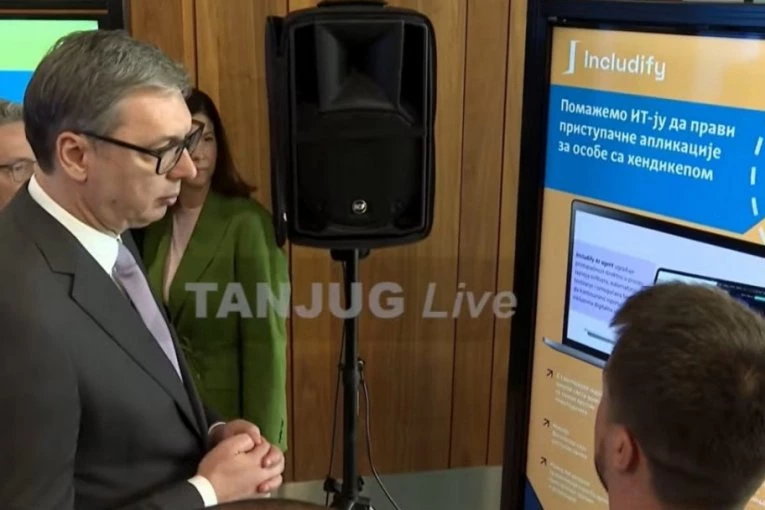 VUČIĆ U DATA CENTRU U KRAGUJEVCU: Predsednik prisustvuje puštanju u rad novog superkompjutera i solarnih panela!