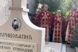 ŠKALJARI SE SABRALI U MOLITVI: Na šestogodišnjem pomenu proti Momčilu Krivokapiću, njegov sin uputio dirljive reči