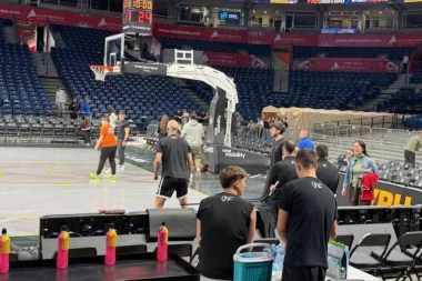 ŠOK U ARENI PRED PARTIZAN - SLOBODA! Pogledajte šta se desilo pred meč Superlige Srbije! (FOTO)