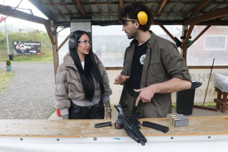 Anđela Veštica na strelištu Alpha u Beogradu