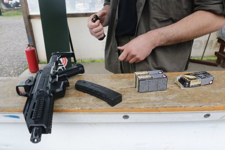 Anđela Veštica na strelištu Alpha u Beogradu