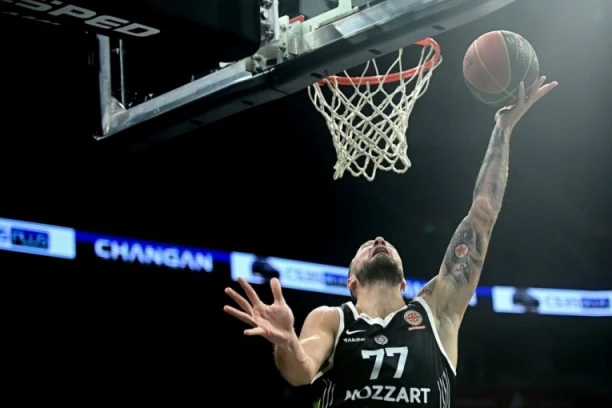 PARTIZAN NA +10: Lovernj predvodi crno-bele!