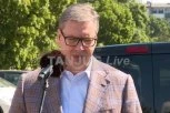 VUČIĆ STIGAO U PANČEVO: Predsednik dočekan aplauzima, obraća se okupljenima (VIDEO)