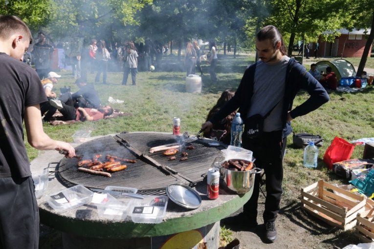 Ludnica na Adi za Prvi maj