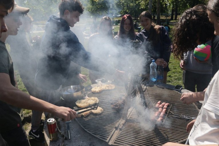 Ludnica na Adi za Prvi maj