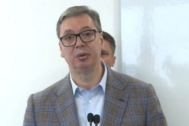 "KMETSKE DUŠE BRINU SAMO ZA SVOJ DŽEP, JA BRINEM ZA NAŠ NAROD": Prejaka poruka Vučića blokaderskoj opoziciji (FOTO)