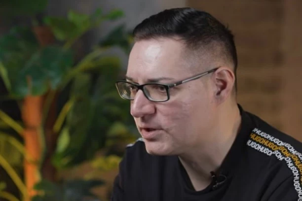 GODINAMA JE SKRIVAO ISTINU O BRAKU! Naš pevač ovo mora hitno da ispravi, ženi prekipelo! (VIDEO)