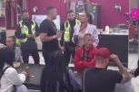 OBEZBEĐENJE PREPLAVILO BELU KUĆU, HITNO ZAUSTAVLJEN PROGRAM! Napadnut Anđelo usred emisije!