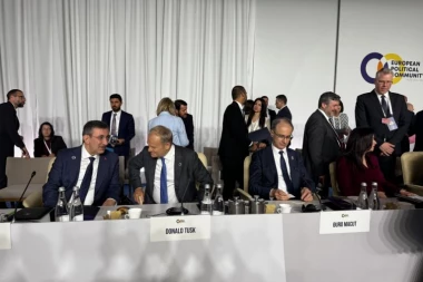 Počeo Osmi samit Evropske političke zajednice u Jerevanu, Srbiju predstavlja Đuro Macut! (VIDEO)