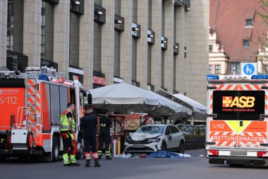UHAPŠEN NAPADAČ IZ LAJPCIGA! Uleteo automobilom u masu ljudi i gazio ih - DOŠLO I DO NAPADA NOŽEM! (FOTO)