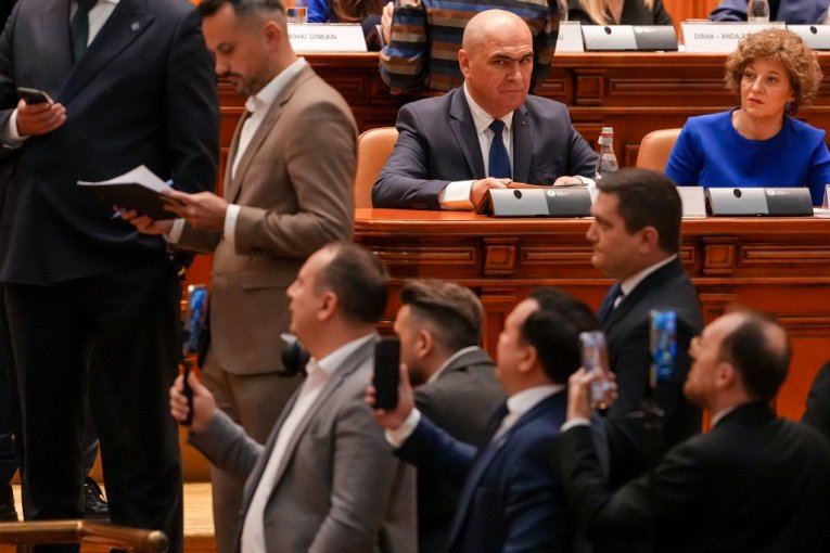 УДАРНО! ПАЛА ВЛАДА RUMUNIJE! Poslanici doneli jednoglasnu odluku!