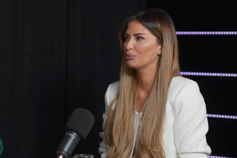 Ana Radulović - Hotcast