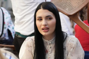 "JAKO SAM NEMIRNA" Naša pevačica priznala šta je muči, na ovome hitno mora da poradi!