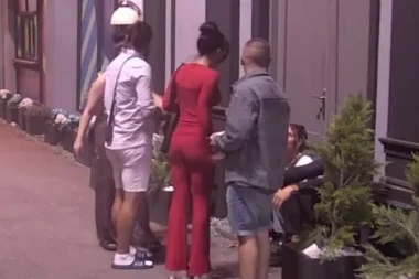 STANIJA ZATEKLA BOGINJU I ANĐELA: Starleta doživela novo poniženje, zakucana za samo dno! (VIDEO)