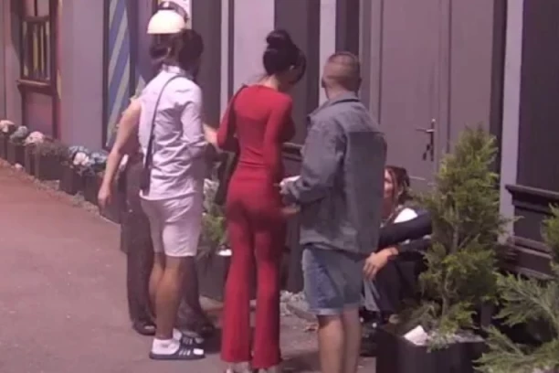 STANIJA ZATEKLA BOGINJU I ANĐELA: Starleta doživela novo poniženje, zakucana za samo dno! (VIDEO)