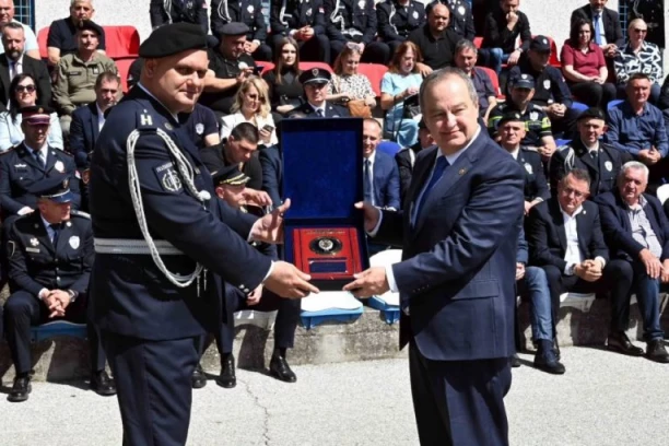 "NIKAD NEĆEMO ZABORAVITI HEROJE!" Ivica Dačić prisustvovao obeležavanju Đurđevdana, krsne slave Policijske brigade, i pomenu stradalima!