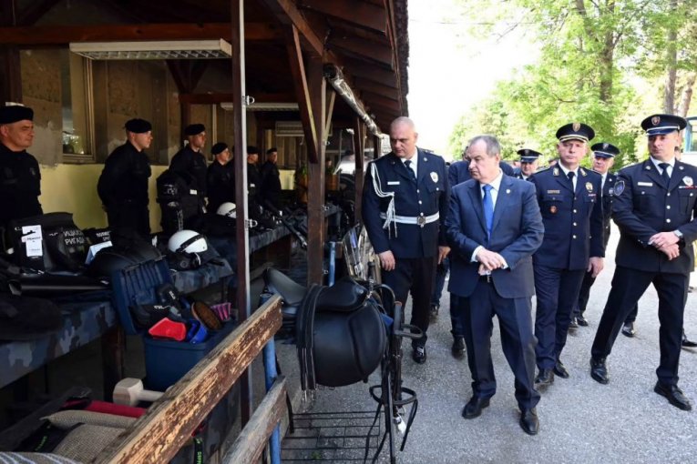 Policijska brigada