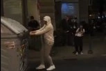 BAHATI, PRLJAVI I NEBITNI! Propala kontejner revolucija ponovo na ulicama - SLIKE SRAMOTE U ZEMUNU! (VIDEO)