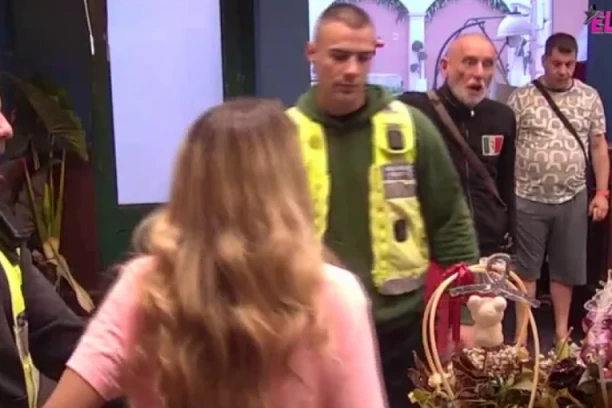 PODIVLJALA ANELI RAZLUPALA MIĆI PAB: Konačno pukao SAVEZ starlete i pevača, za sve je kriv Filip Đukić!
