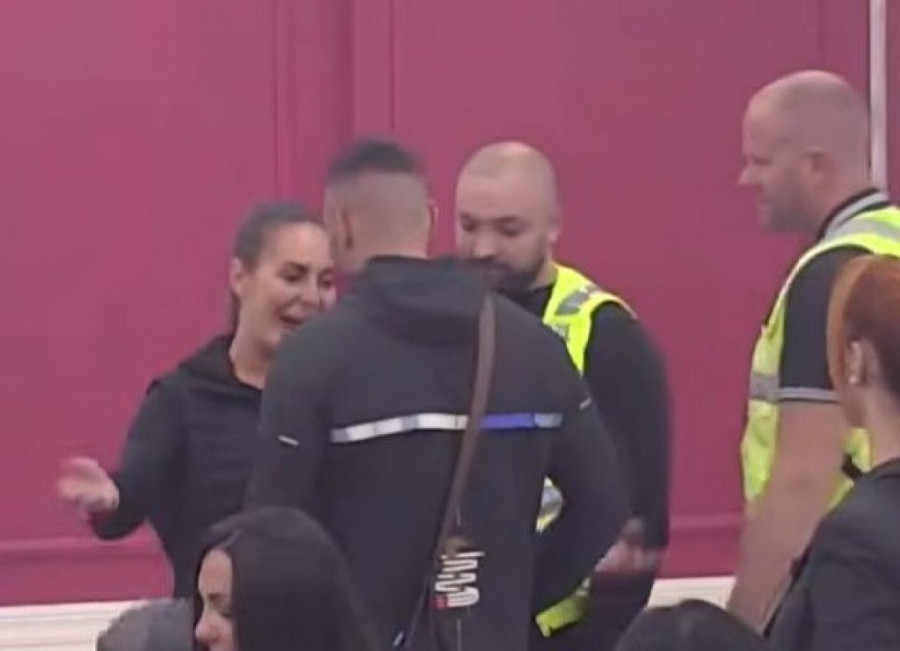 SKANDAL NAD SKANDALIMA! Kačavenda DOHVATILA Anđela pred kamerama - NE ZNA ŠTA GA JE SNAŠLO, RAD JEZIKOM OSTAVIO SVE U ŠOKU! (VIDEO)