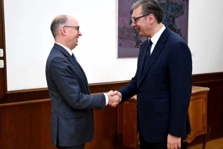 Vučić sa Anenom: Odličan sastanak o daljem unapređenju ekonomskih odnosa!
