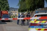 PLJAČKAŠI UPALI U BANKU I UZELI TAOCE! Drama u centru grada, policija digla helikoptere!