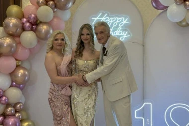 ZAVIRITE NA GALA PROSLAVU ĆERKE MIRKA KODIĆA! Sve puca od glamura, a jedan detalj svima zapao za oko! (VIDEO)