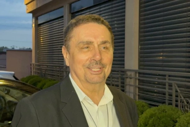 KEBA SPREMA VELIKO SLAVLJE! Pevač progovorio o UNUČETU: Vežbam da budem dobar deda!