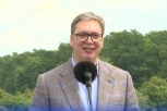 PREDSEDNIK U OBILASKU PARKA PRIRODE: Završena ceremonija osveštavanja krsta, Vučić obišao štandove meštana! (FOTO, VIDEO)