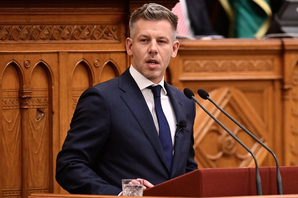 PETER MAĐAR SE SUMNJIČI ZA KRAĐU TELEFONA! Potpuno šokantne vesti iz Mađarske: Premijeru skupština UKINULA IMUNITET!