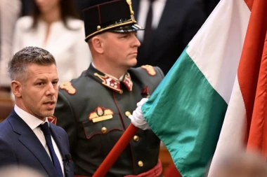 ZVANIČNO JE POSTAO PREMIJER MAĐARSKE - Petar Mađar položio zakletvu pred punim parlamentom! (FOTO, VIDEO)