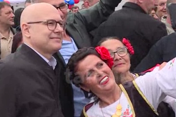 "OVO ĆE BITI NAJTEŽI IZBORI OD 2012. GODINE"! Vučević u Velikoj Lomnici - NEMOJTE DA SE OPUŠTATE! (FOTO, VIDEO)