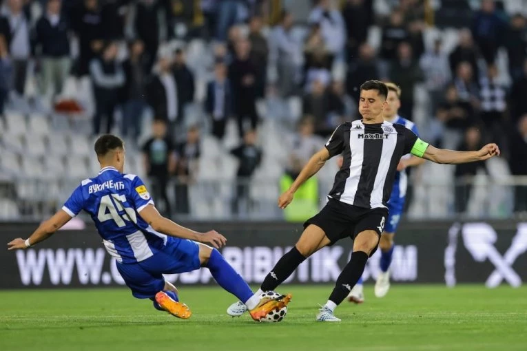 ŠOK ZA PARTIZAN: OFK Beograd sa penala stigao do izjednačenja, crno-beli - besni
