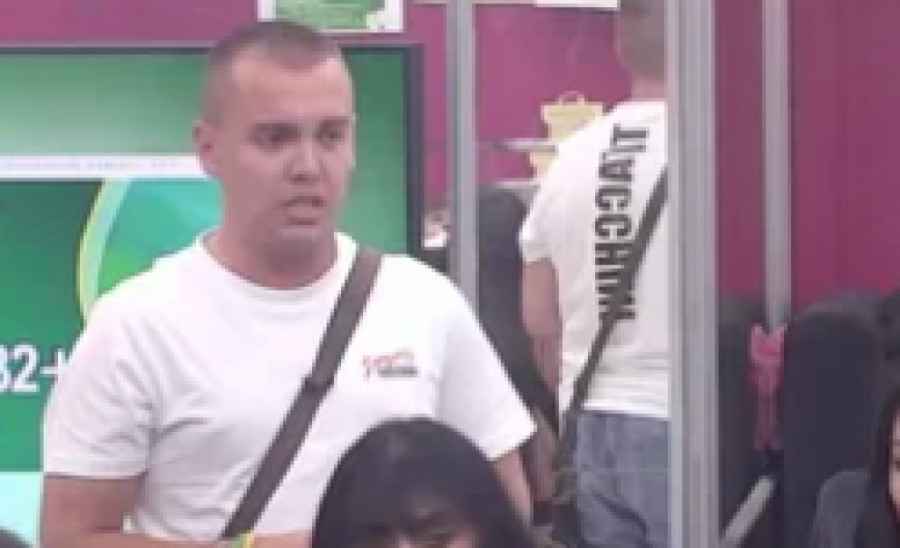 NOVA GEJ-AFERA DRMA "ELITU" - Procurile PRVE INFOMACIJE UŽIVO u programu, SKANDAL o kom svi bruje!