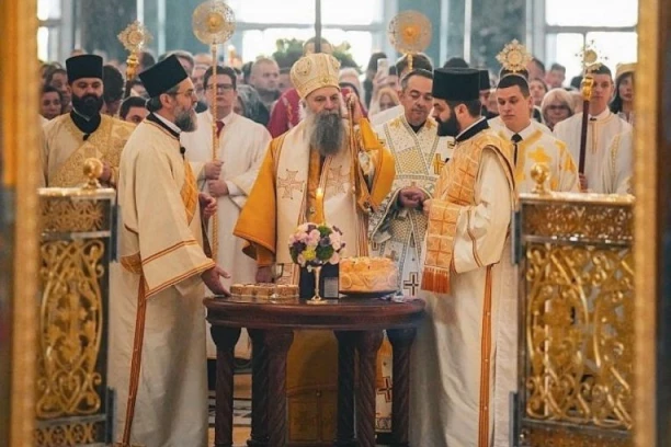 NA MESTU GDE SU OSMANLIJE SPALILE MOŠTI SRPSKOG SVETITELJA DANAS SE OKUPLJAJU HILJADE VERNIKA: Slava Hrama na Vračaru i Bogoslovije Svetog Save (FOTO)
