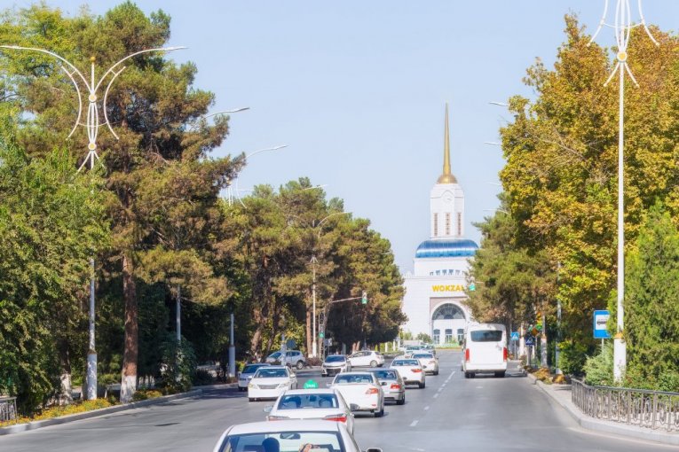 В ЭТОМ ГОРОДЕ ВСЕ ДОЛЖНЫ ЕЗДИТЬ НА БЕЛЫХ АВТОМОБИЛЯХ! За грязный автомобиль грозят драконовские штрафы!