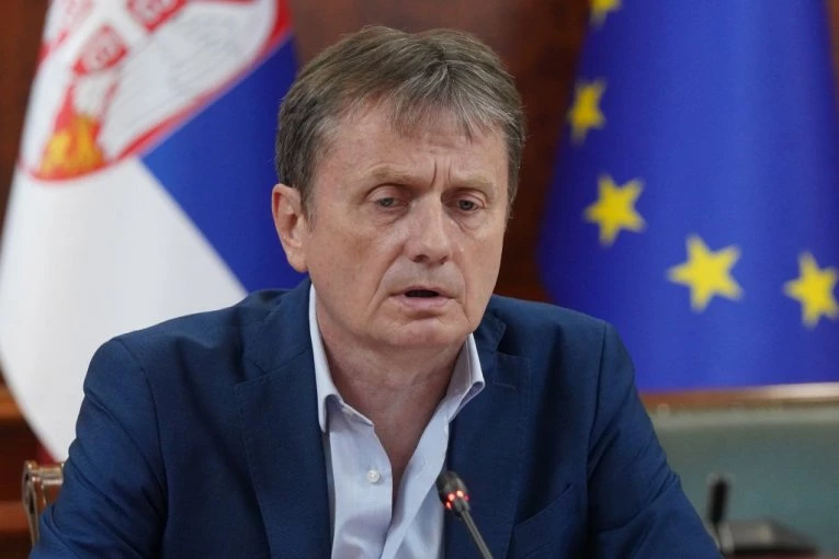 BATAJNICA DOBIJA NOVI DOM ZDRAVLJA! Izdvojeno 830 miliona dinara za najsavremeniji objekat, a evo kako bi on trebalo da izgleda! (VIDEO)