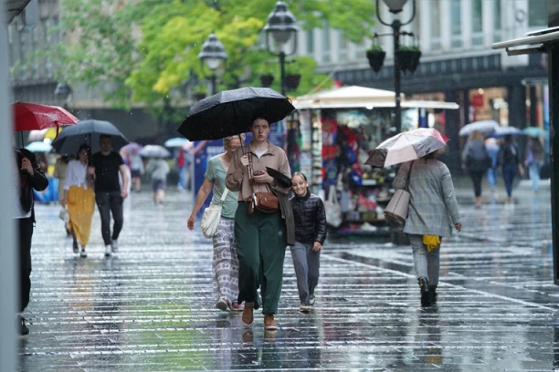 U NAREDNA 2 SATA STIŽU PLJUSKOVI U BEOGRAD! Hitno se oglasio RHMZ!