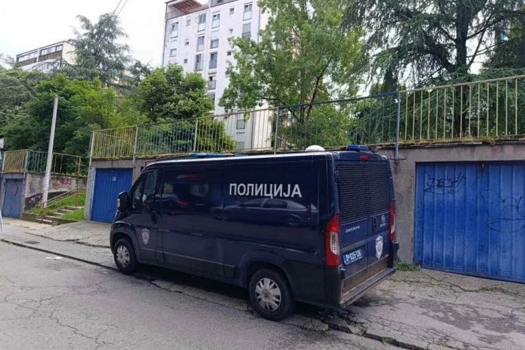 MUŽU ZARILA DRVENI PREDMET U SRCE! Jezivi detalji ubistva na Čukarici, forenzičari zanemeli od prizora koji LEDI KRV!