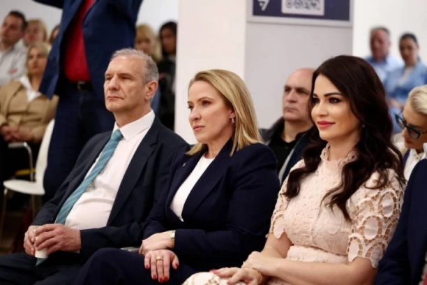 VAŽAN KORAK U REFORMI UPRAVE! Deset godina primene ključnog zakona!