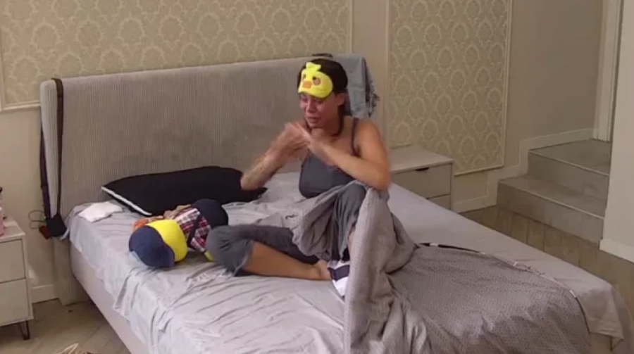 MINI POZLILO ZBOG RASKIDA! Napravila nezapamćeni haos: Đavo mi igra u glavi! (VIDEO)