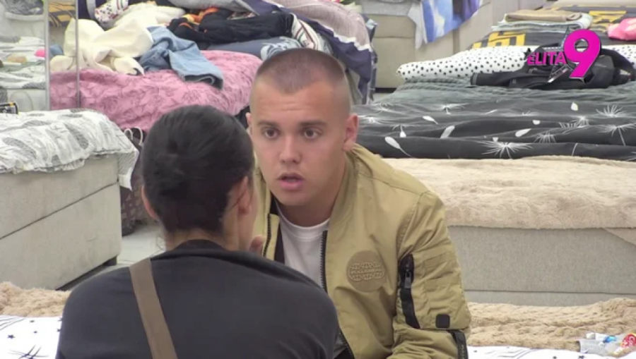 NE BI ZAVELA NI ČIKA DANETA (70): Unakažena Mina Vrbaški - pogledajte PONIŽENJE VEKA! (VIDEO)