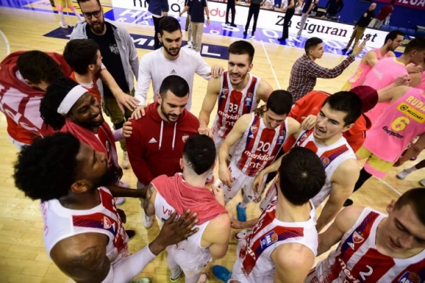 KADIO SVLAČIONICU, SPAVAO NA TERASI... Marko Simonović izneo neverovatne detalje o bivšem igraču Zvezde!
