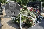 OVO LOMI SRCE! Dva detalja sa Cveletovog groba rasplakaće i one sa najtvrđim dušama! (FOTO)