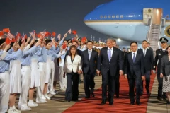 KONAČNO! TRAMP DOPUTOVAO U PEKING! Pogledajte kako je izgledao impozantan doček! (VIDEO)