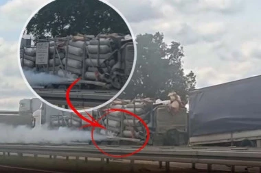 STRAVIČNI SNIMCI SAOBRAĆAJKE KOD STARE PAZOVE! Vozač zarobljen u smrskanoj kabini, a sve pretilo da eksplodira (VIDEO)