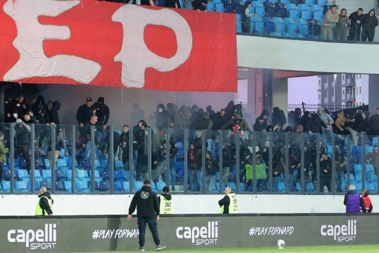 ČEKA SE POČETAK FINALA! Igrači Zvezde i Vojvodine vraćeni u svlačionice!